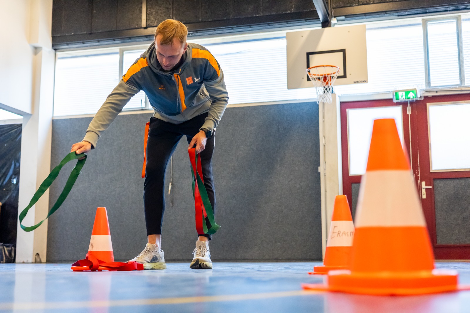 Stanislav bereidt de gymles voor